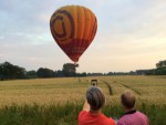 Uitmuntende luchtballon vaart startlocatie Arnhem op donderdag 11 juli 2019