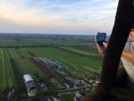 Fantastische luchtballon vaart opgestegen op startveld Meerkerk op donderdag 22 september 2022