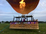 Jaloersmakende heteluchtballonvaart gestart in Meerkerk op donderdag  4 augustus 2022