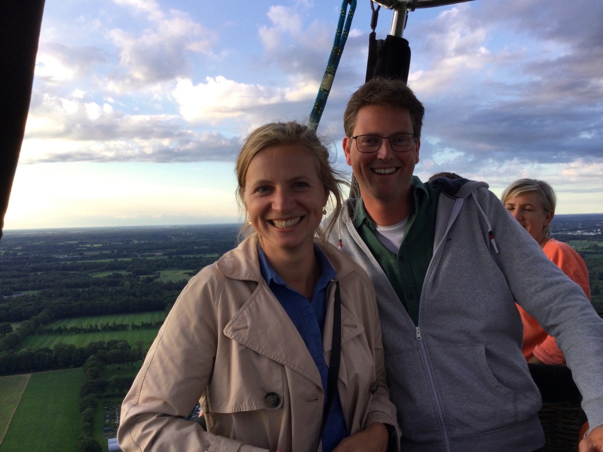 Ballon vaart Achterveld, Netherlands - Indrukwekkende luchtballonvaart opgestegen op startlocatie Hoogland