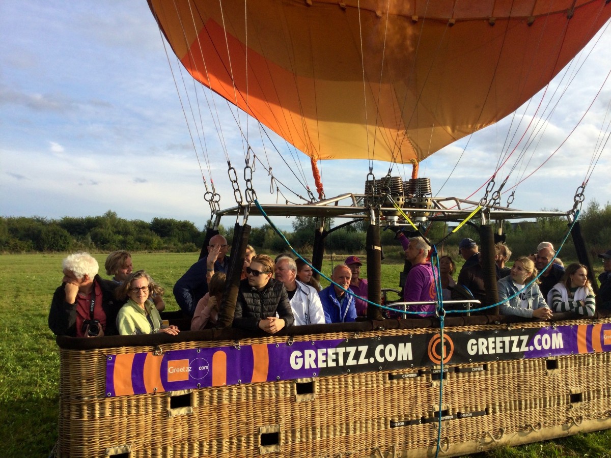 Luchtballonvaart Houten, Netherlands - Overweldigend luchtballonvaart in de omgeving van Houten