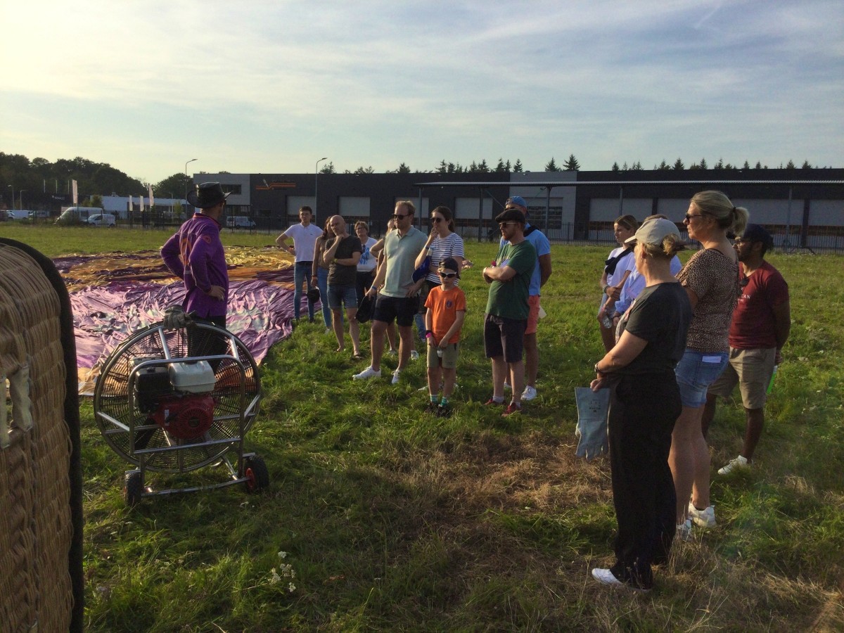 Luchtballon vaart Ommen, Netherlands - Verrassende ballonvlucht opgestegen in Ommen