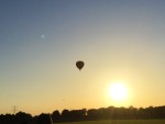 Feestelijke ballon vlucht over de regio Helenaveen op zondag  8 mei 2022